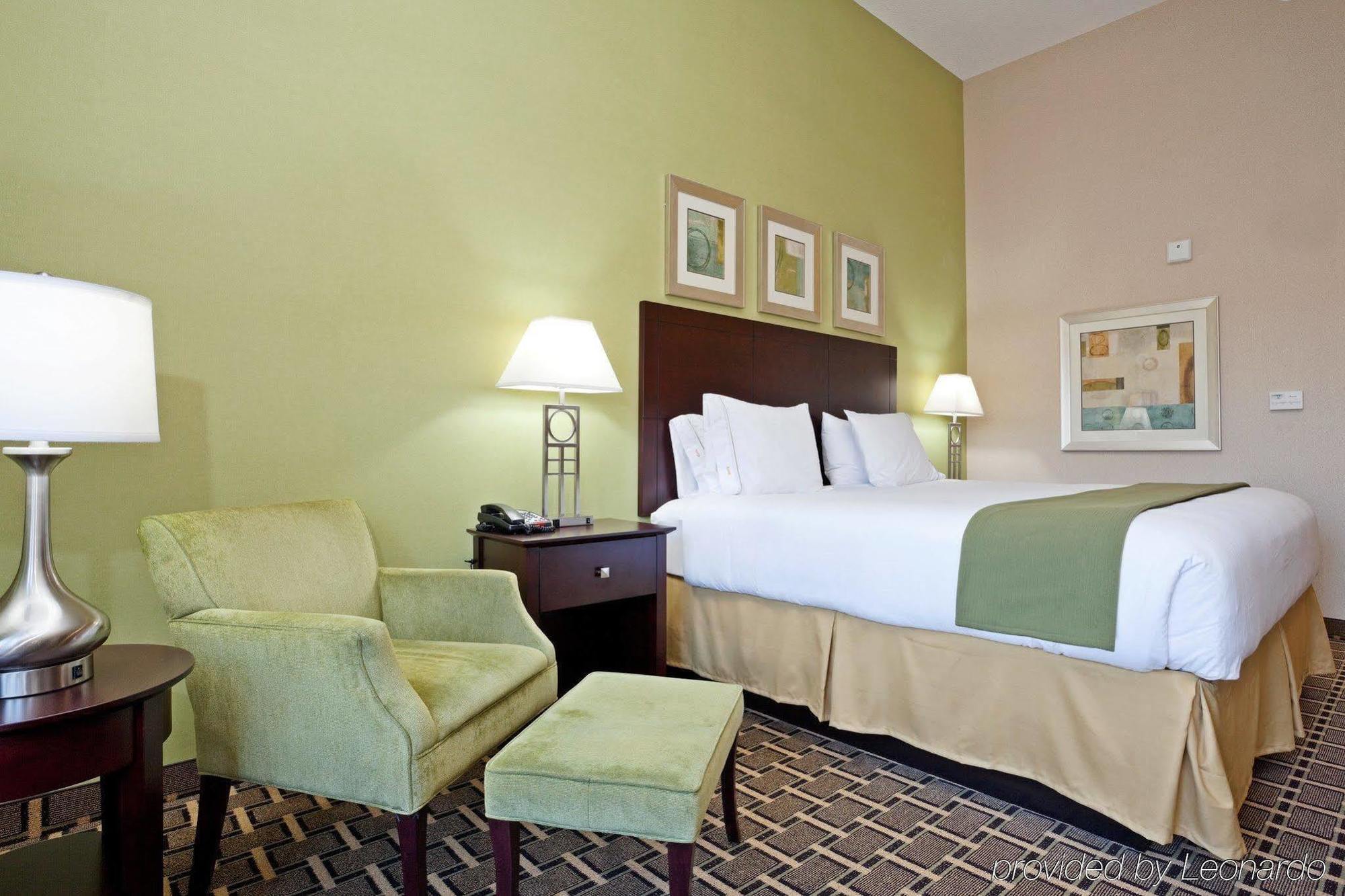 Holiday Inn Express & Suites Statesville Exterior photo