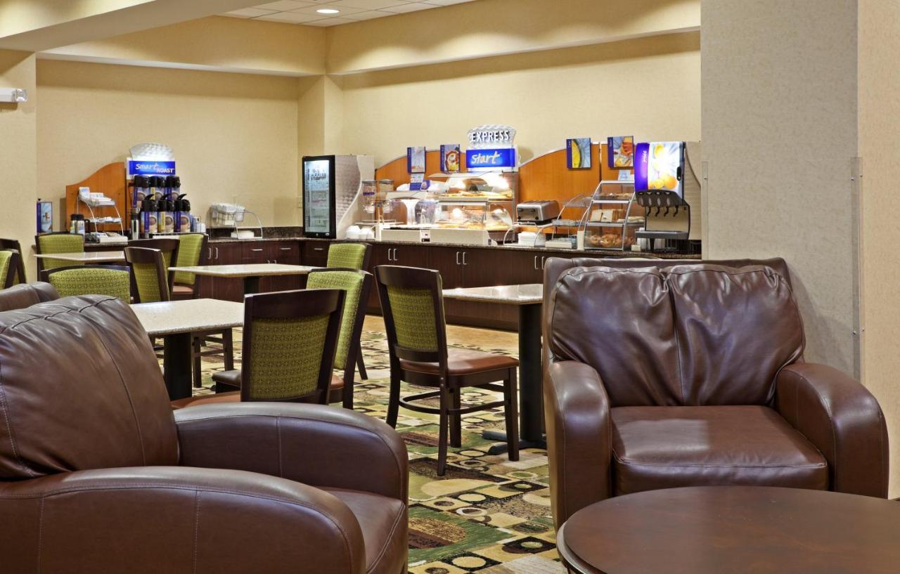 Holiday Inn Express & Suites Statesville Exterior photo